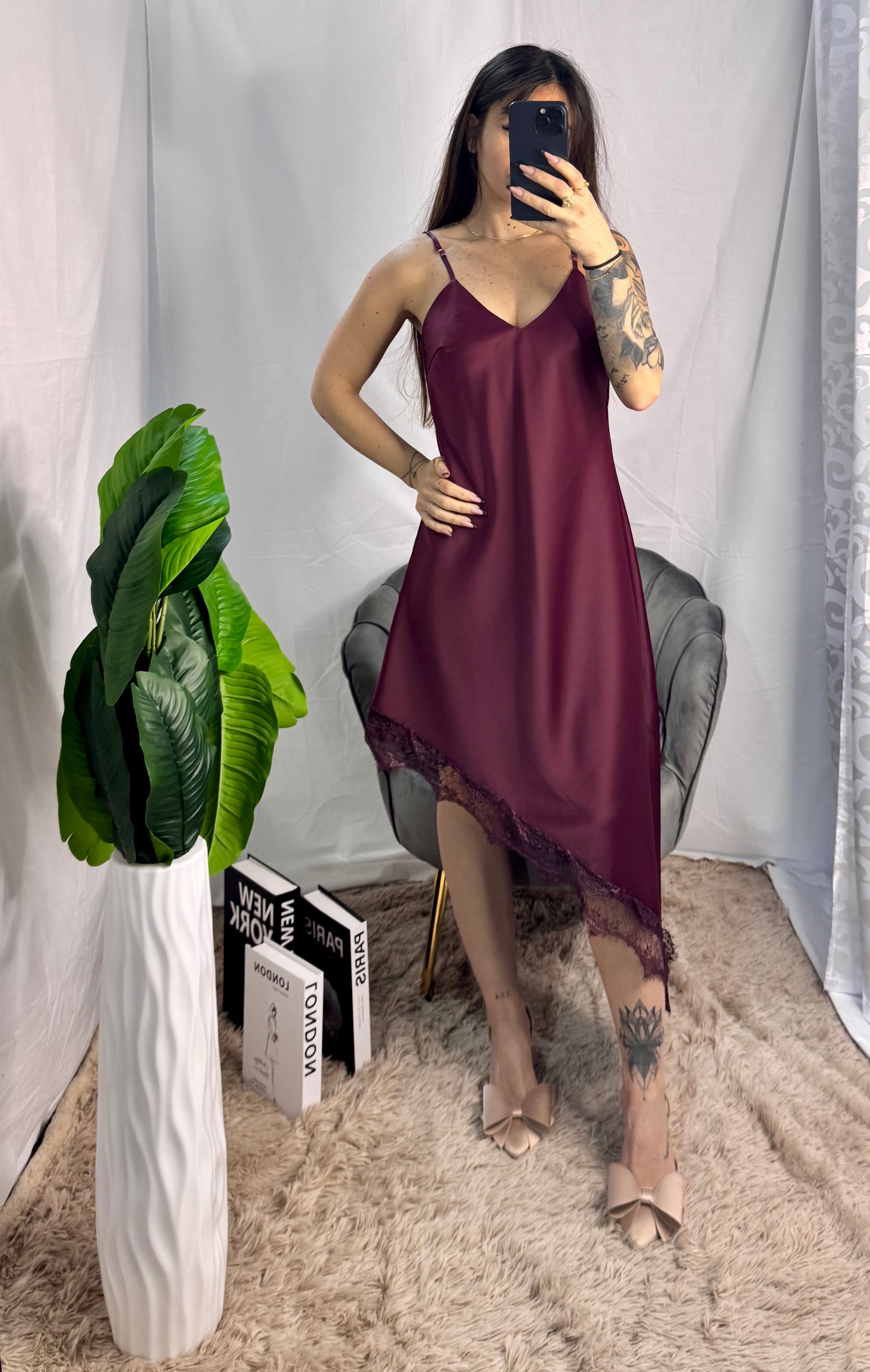 Abito sensual bordeaux