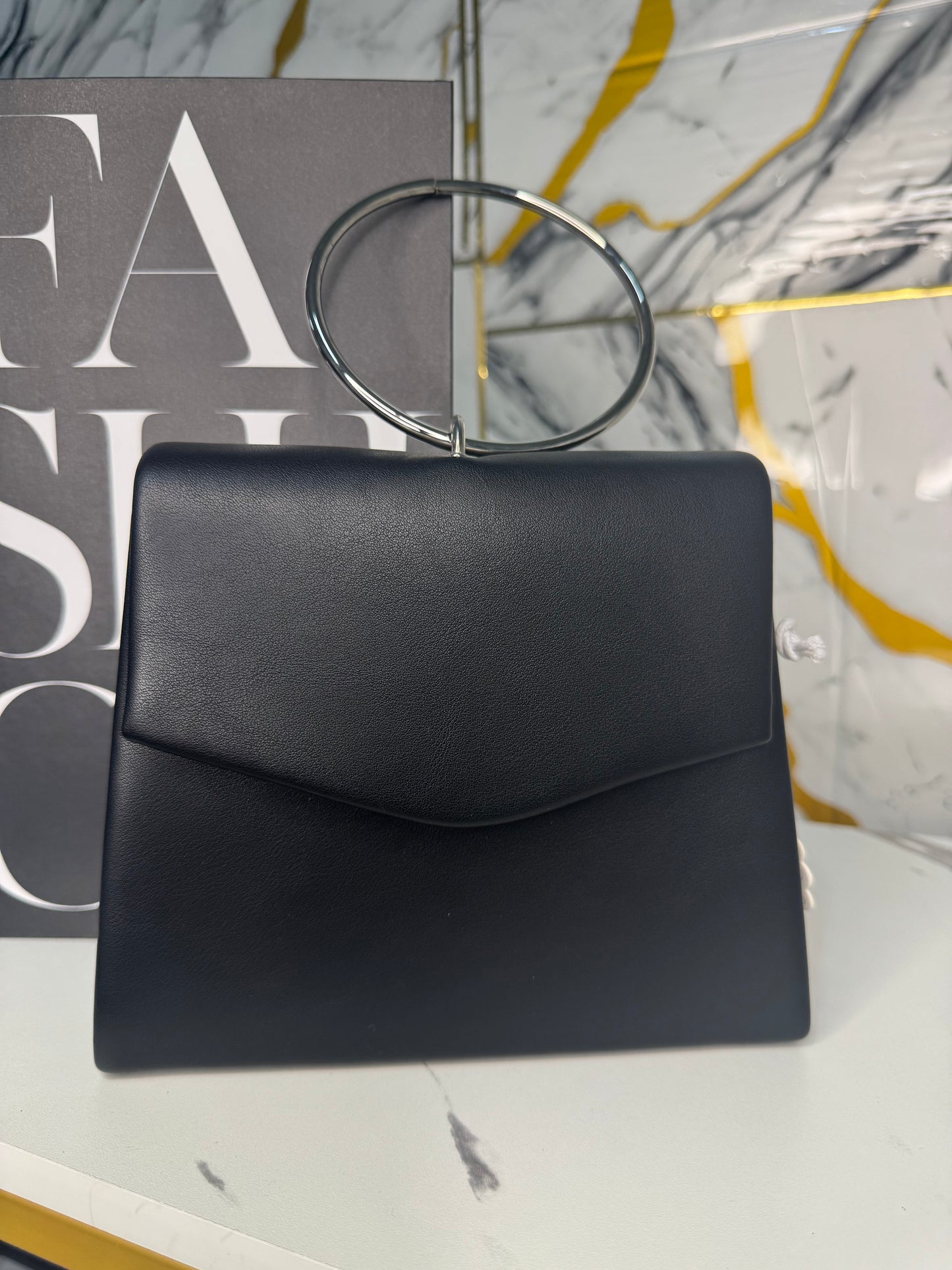 Borsa Dubai nera