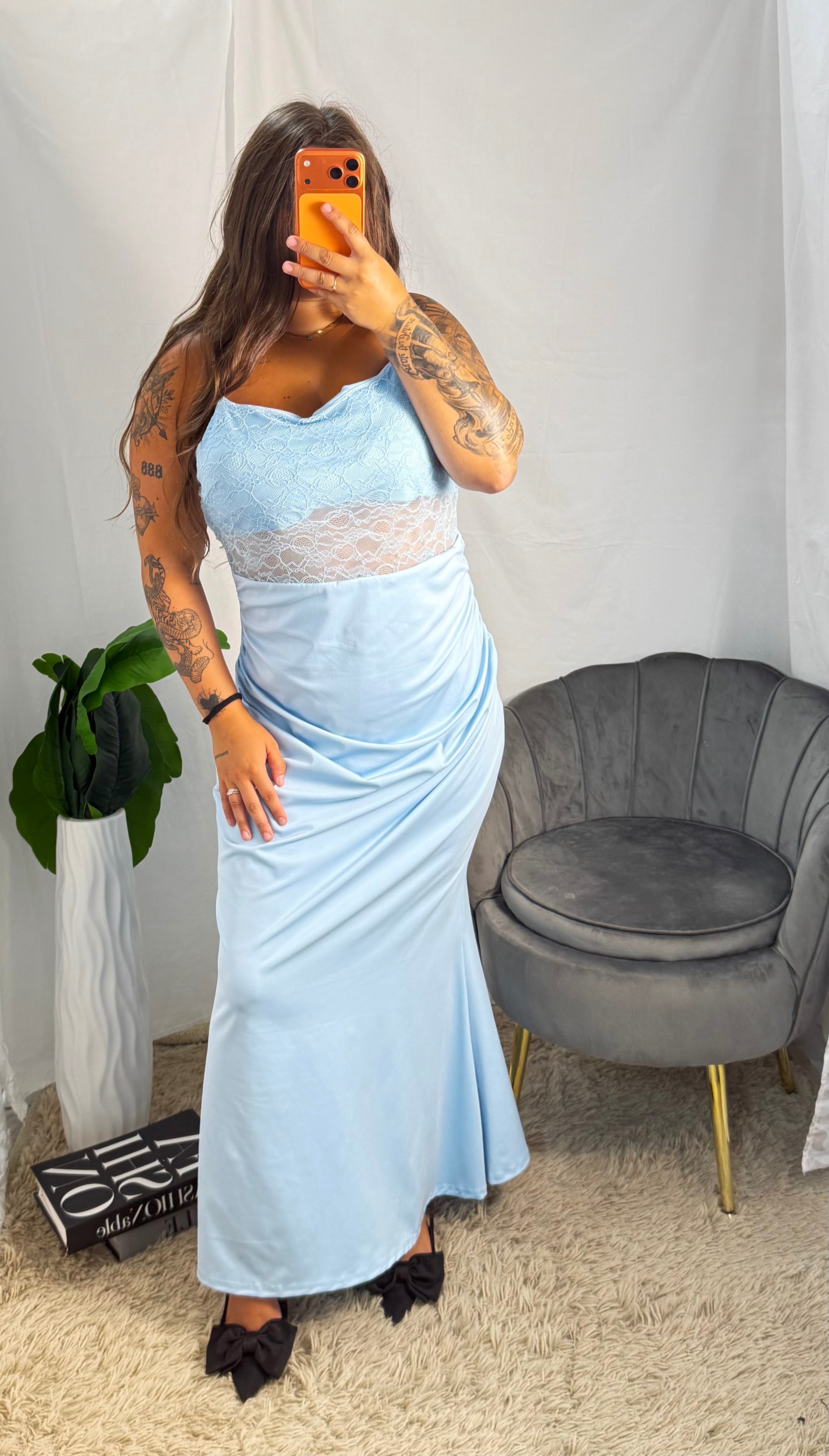 Curvy abito Asia celeste