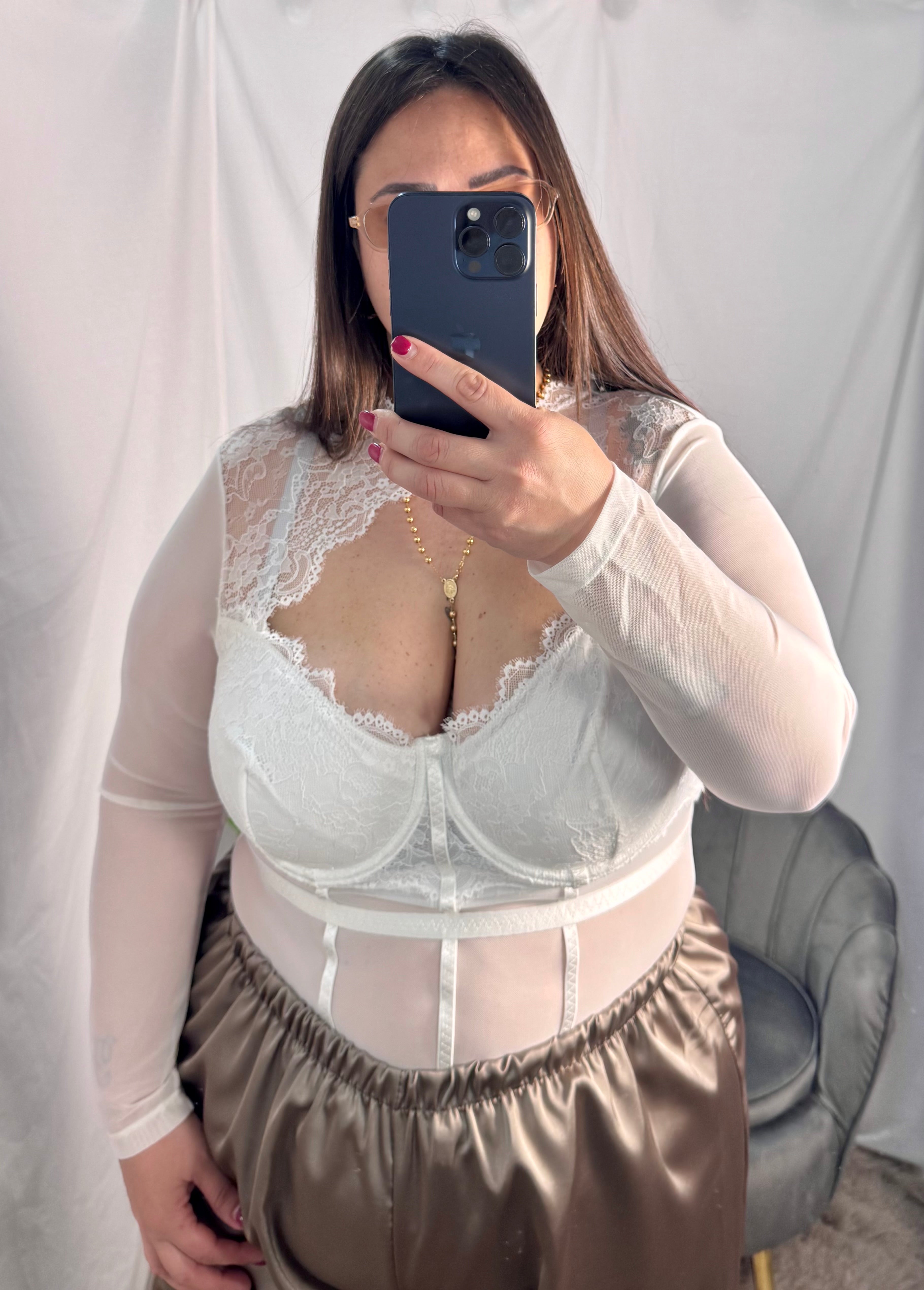 Curvy body Melody white