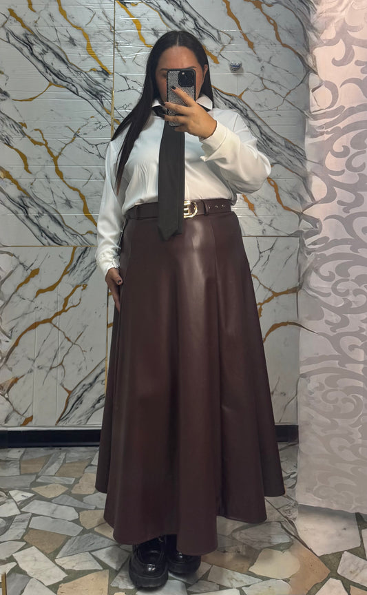 Curvy gonnellone in pelle marrone